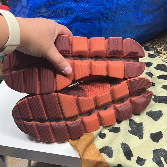 On Cloud Running Shoes - Picture 9 of 9